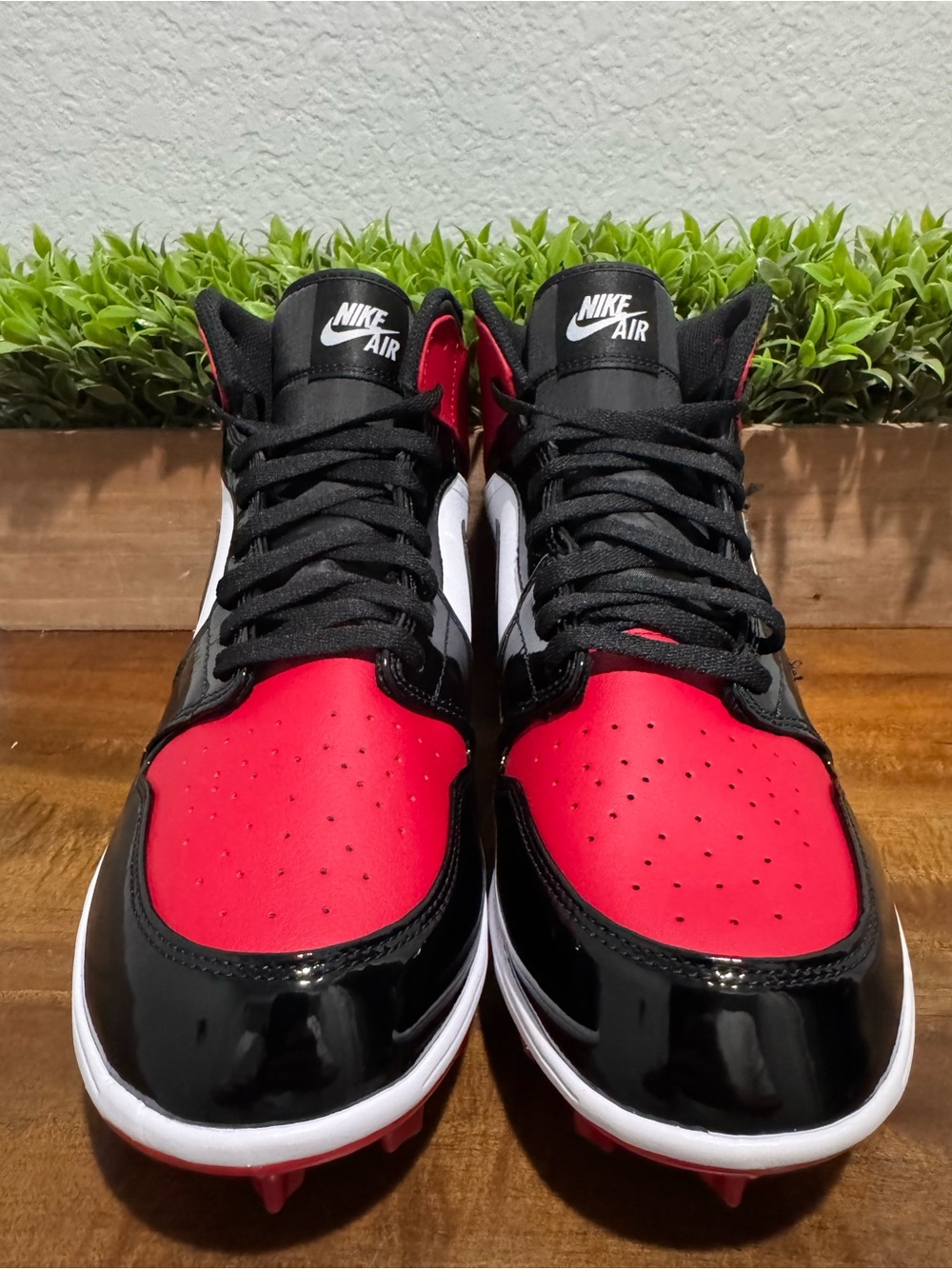 Nike Air Jordan 1 Mid TD Bred Toe Football Cleats FJ6805-601 Men’s Size 10.5 - Picture 3 of 11